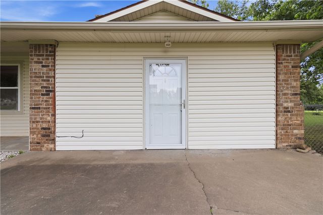 311 Wayne Villines Road, Prairie Grove, AR 72753