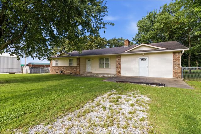 311 Wayne Villines Road, Prairie Grove, AR 72753