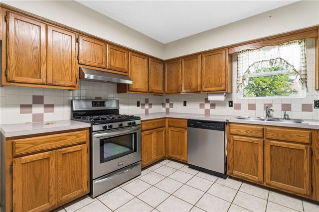 311 Wayne Villines Road, Prairie Grove, AR 72753