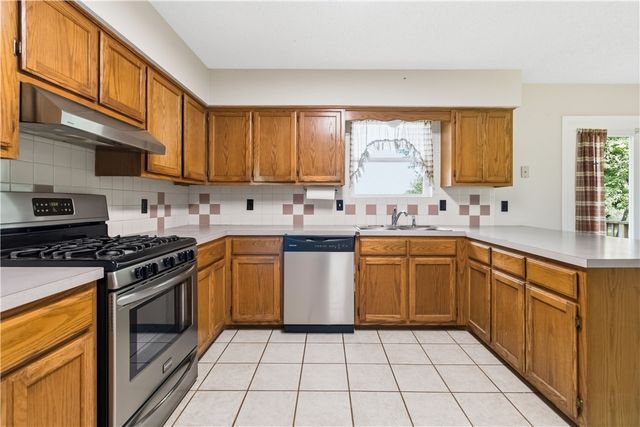 311 Wayne Villines Road, Prairie Grove, AR 72753