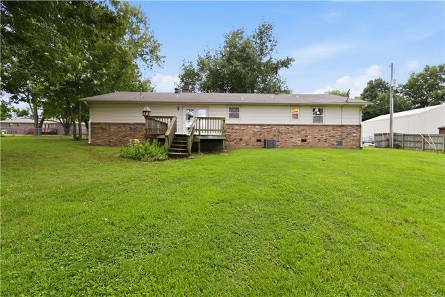 311 Wayne Villines Road, Prairie Grove, AR 72753