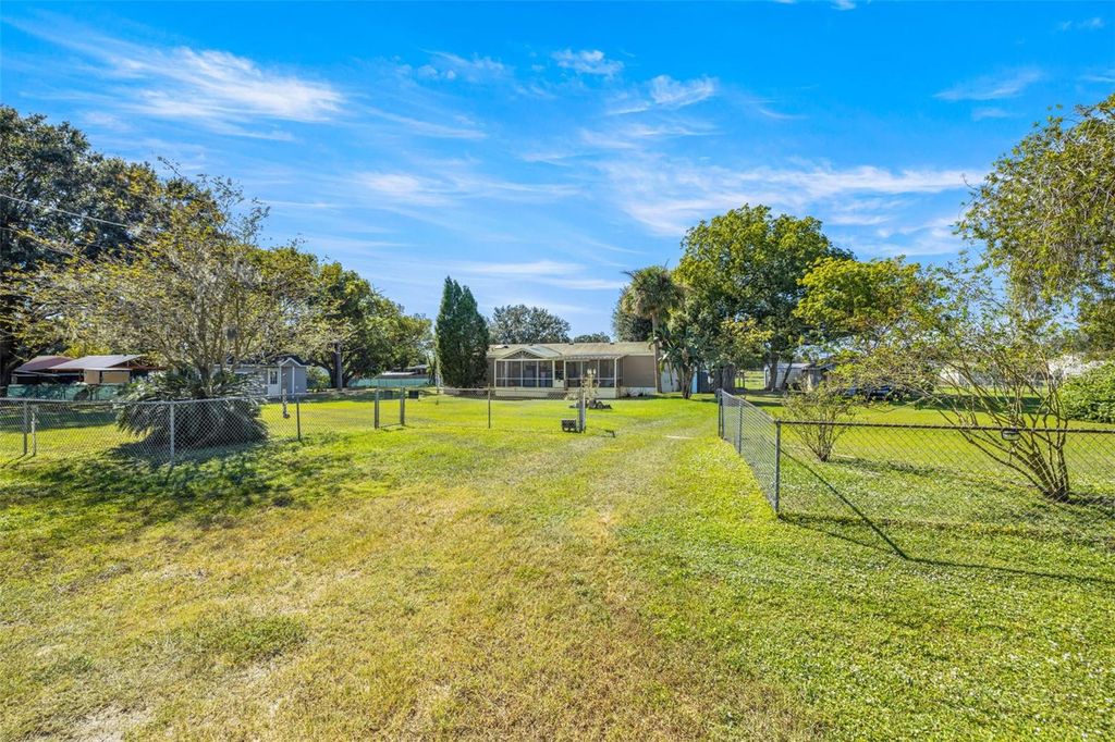 Image 2 of property listing at 714 BURNING ARROW PLACE, Plant City, FL 33566