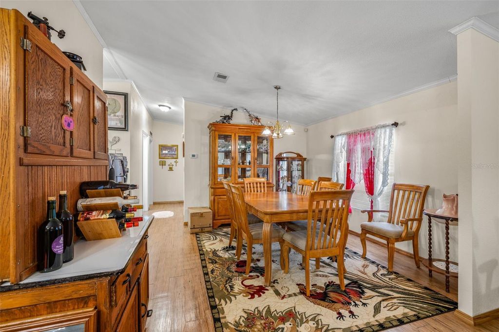 Image 18 of property listing at 714 BURNING ARROW PLACE, Plant City, FL 33566