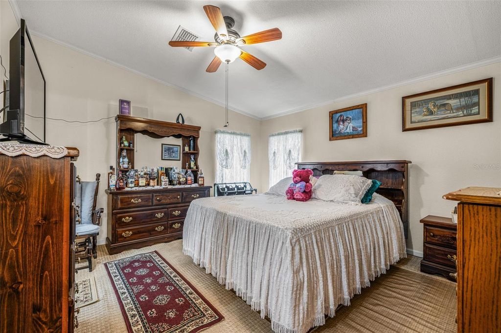 Image 19 of property listing at 714 BURNING ARROW PLACE, Plant City, FL 33566