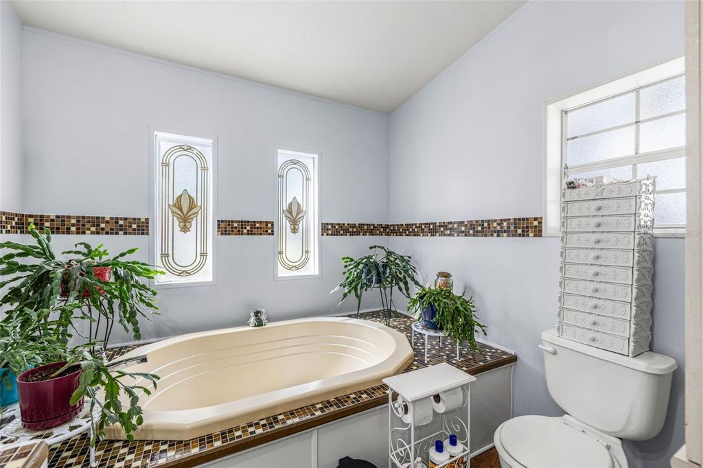 Image 23 of property listing at 714 BURNING ARROW PLACE, Plant City, FL 33566
