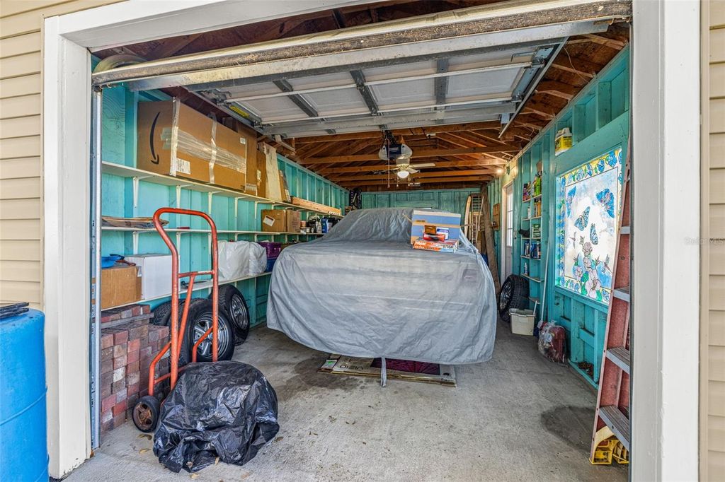 Image 33 of property listing at 714 BURNING ARROW PLACE, Plant City, FL 33566