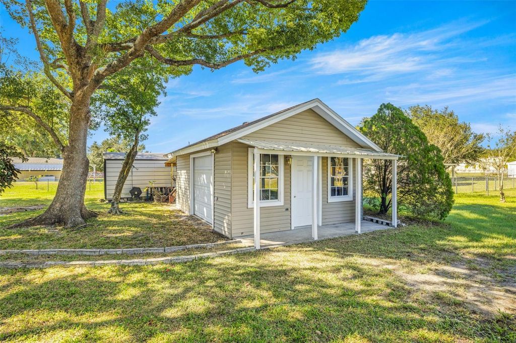 Image 34 of property listing at 714 BURNING ARROW PLACE, Plant City, FL 33566