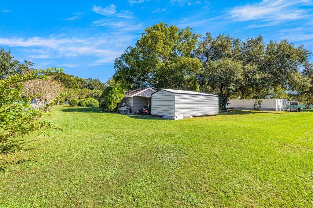 Image 37 of property listing at 714 BURNING ARROW PLACE, Plant City, FL 33566