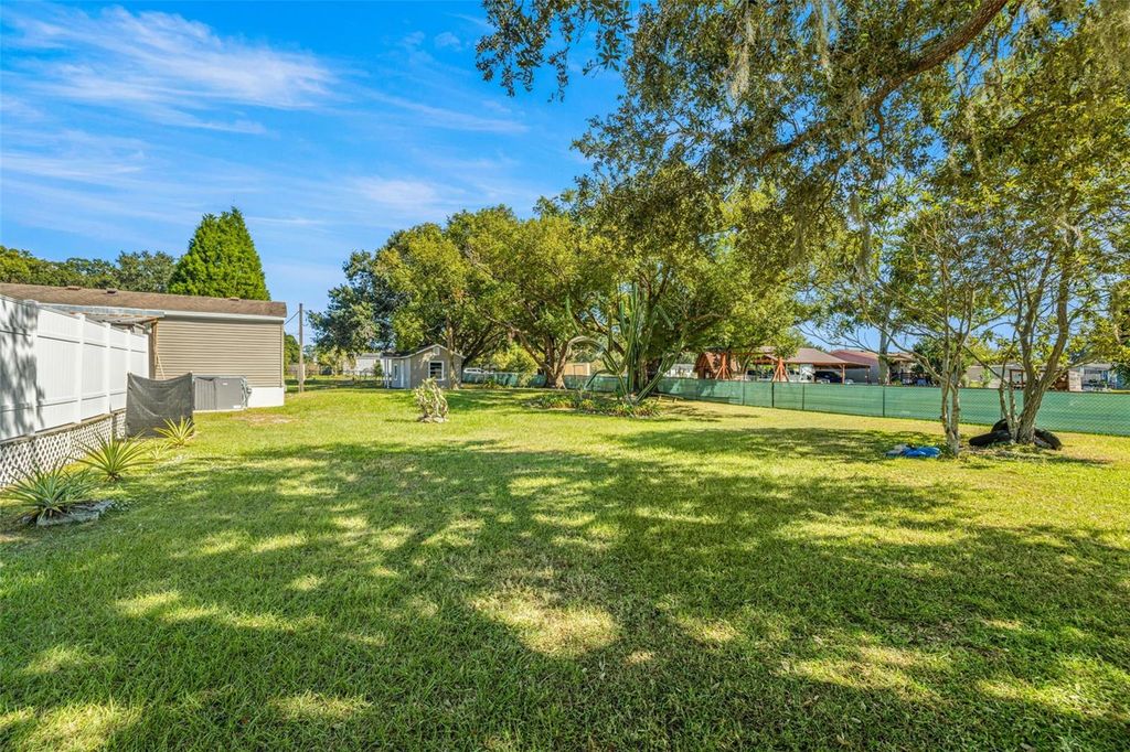 Image 38 of property listing at 714 BURNING ARROW PLACE, Plant City, FL 33566