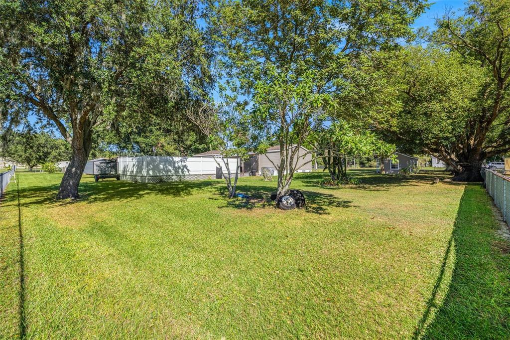 Image 39 of property listing at 714 BURNING ARROW PLACE, Plant City, FL 33566