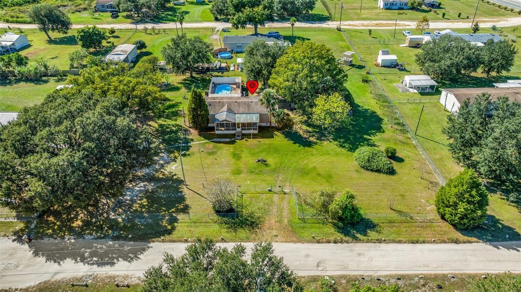 Image 41 of property listing at 714 BURNING ARROW PLACE, Plant City, FL 33566
