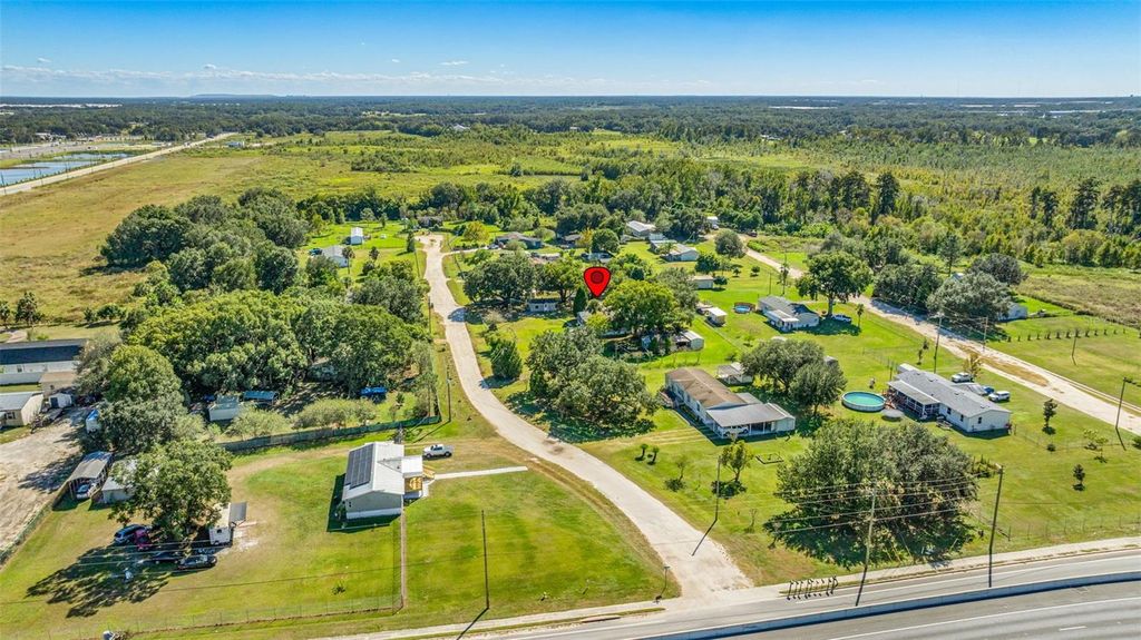 Image 44 of property listing at 714 BURNING ARROW PLACE, Plant City, FL 33566