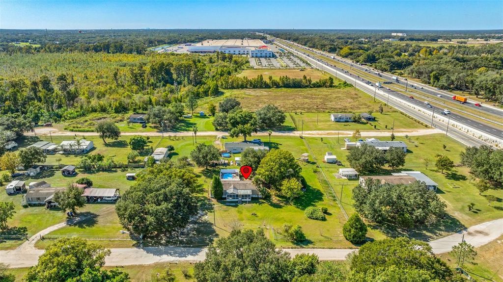 Image 48 of property listing at 714 BURNING ARROW PLACE, Plant City, FL 33566