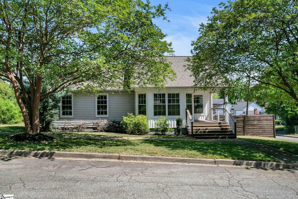 15 Craven Street, Greenville, SC 29611
