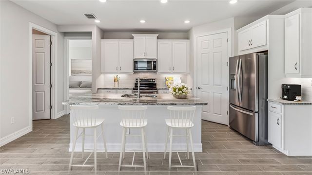 17977 SHADE TREE LOOP, Punta Gorda, FL 33982