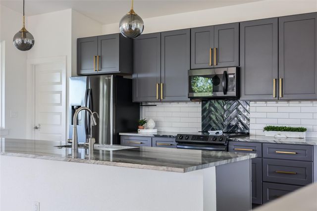 429 Summit Ridge DR N, Point Venture, TX 78645