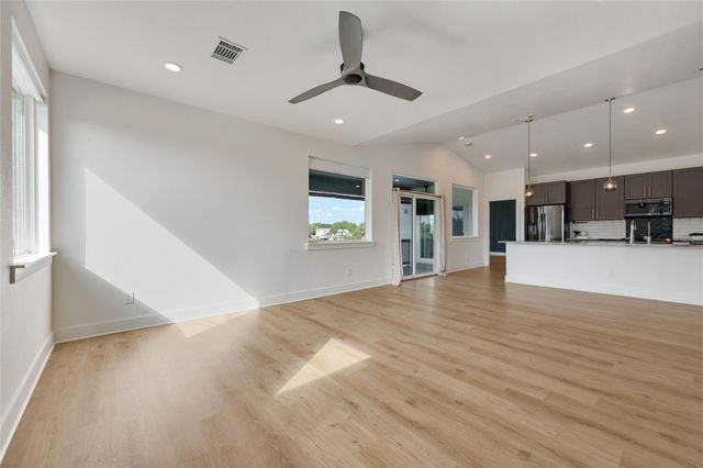 429 Summit Ridge DR N, Point Venture, TX 78645