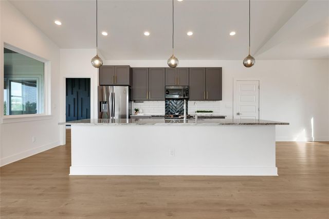 429 Summit Ridge DR N, Point Venture, TX 78645