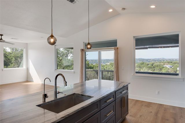 429 Summit Ridge DR N, Point Venture, TX 78645