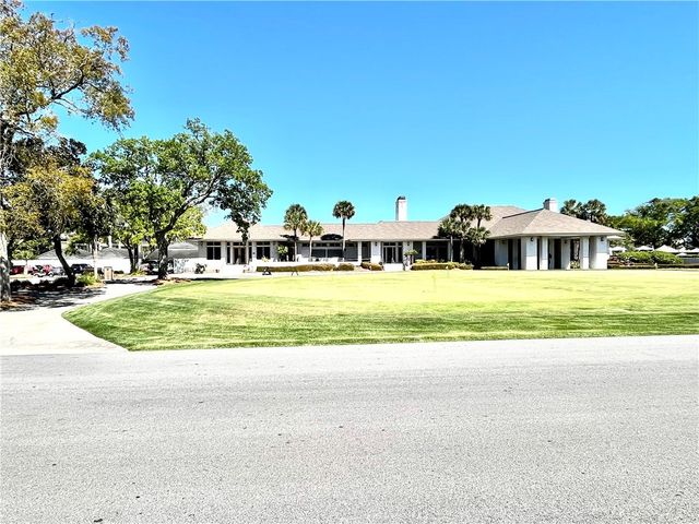 372 Moss Oak Circle, St Simons Island, GA 31522