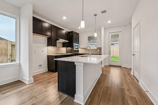 29543 Pondview Drive, Waller, TX 77484