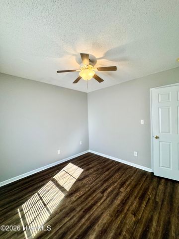 209 Chokecherry S, Richlands, NC 28574