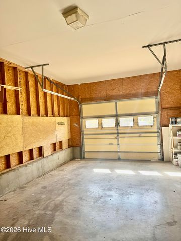 209 Chokecherry S, Richlands, NC 28574