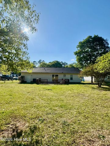 209 Chokecherry S, Richlands, NC 28574