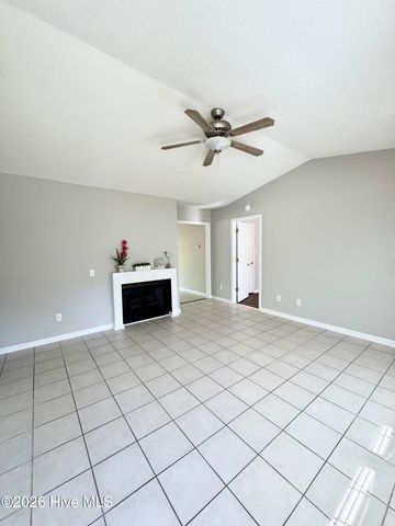 209 Chokecherry S, Richlands, NC 28574