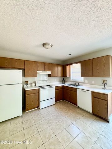 209 Chokecherry S, Richlands, NC 28574