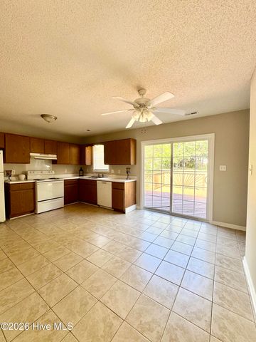 209 Chokecherry S, Richlands, NC 28574