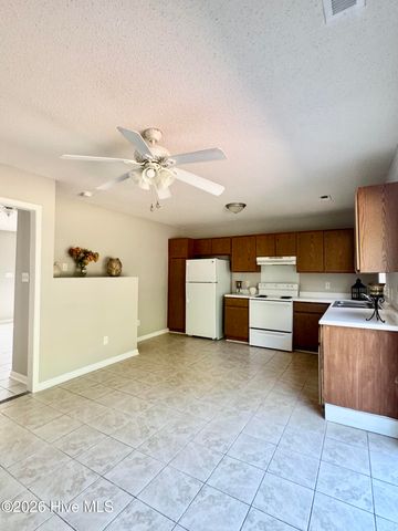 209 Chokecherry S, Richlands, NC 28574