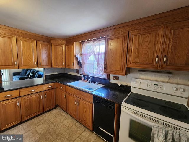 229 N MAPLE ST, Elizabethtown, PA 17022