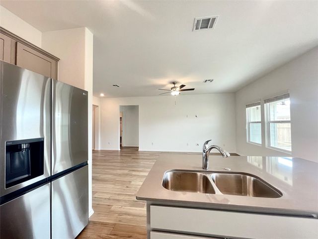 215 Magione CIR, Hutto, TX 78634