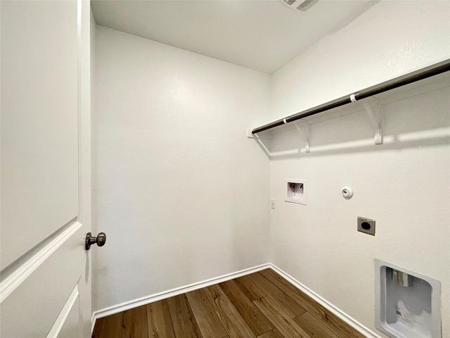 215 Magione CIR, Hutto, TX 78634