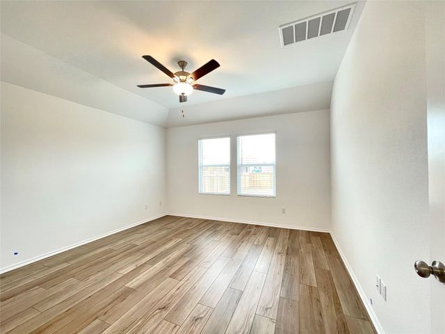 215 Magione CIR, Hutto, TX 78634