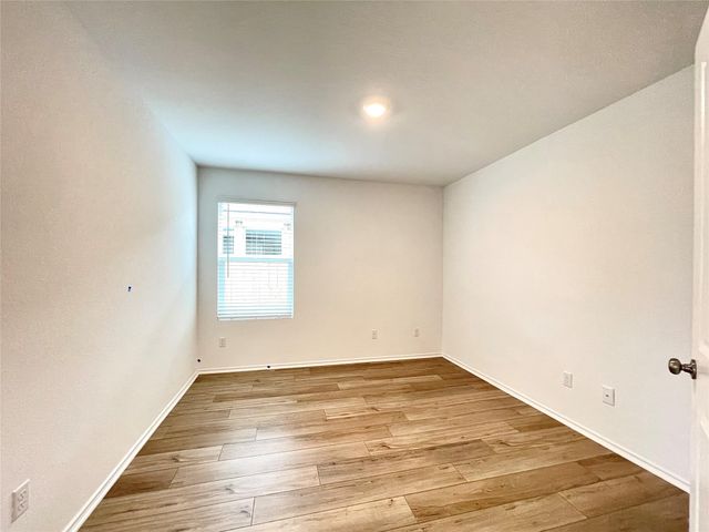 215 Magione CIR, Hutto, TX 78634