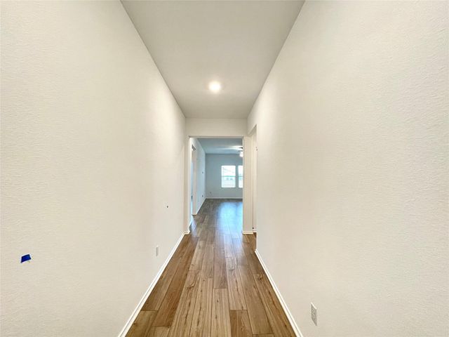 215 Magione CIR, Hutto, TX 78634