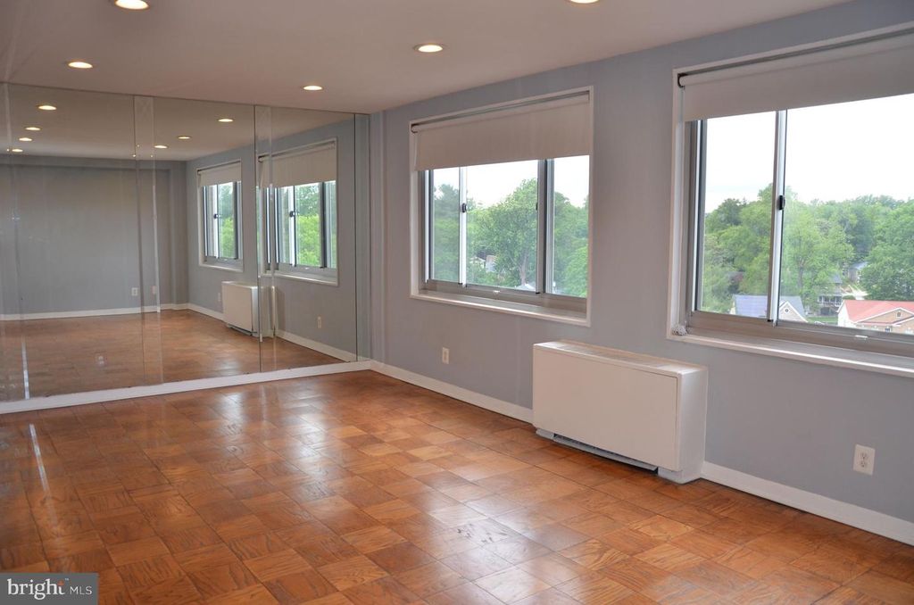 Image 1 of property listing at 1900 LYTTONSVILLE RD #1103, Silver Spring, MD 20910
