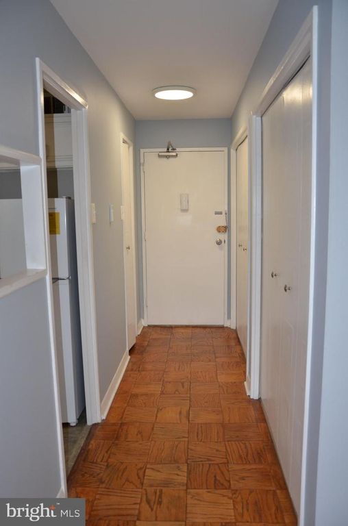 Image 11 of property listing at 1900 LYTTONSVILLE RD #1103, Silver Spring, MD 20910