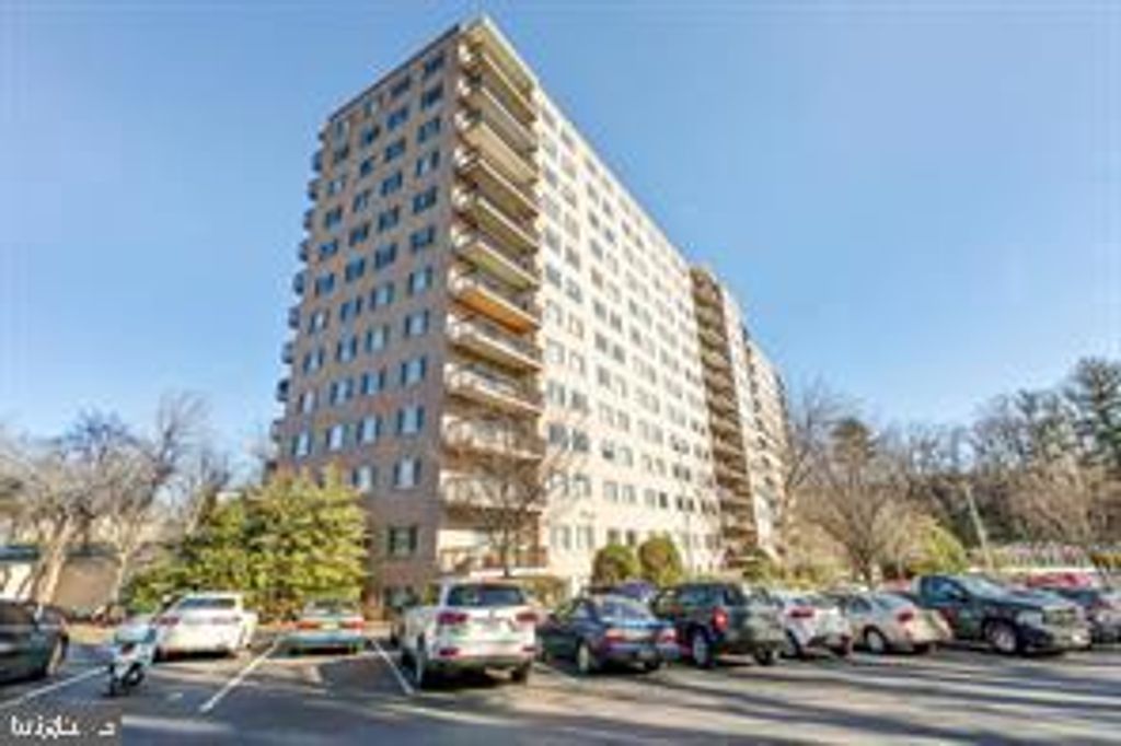 Image 12 of property listing at 1900 LYTTONSVILLE RD #1103, Silver Spring, MD 20910