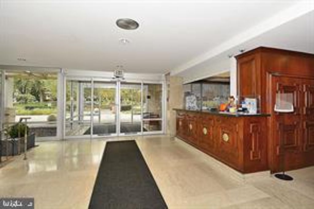 Image 19 of property listing at 1900 LYTTONSVILLE RD #1103, Silver Spring, MD 20910