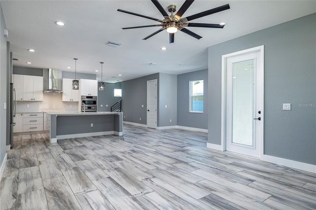 4205 W ARCH STREET, Tampa, FL 33607