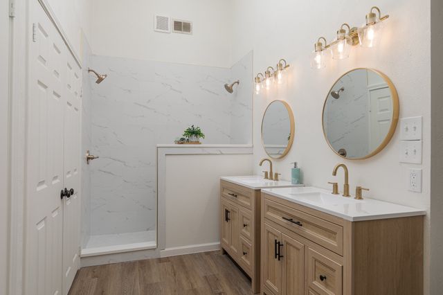 12 Kean Circle, The Colony, TX 75056