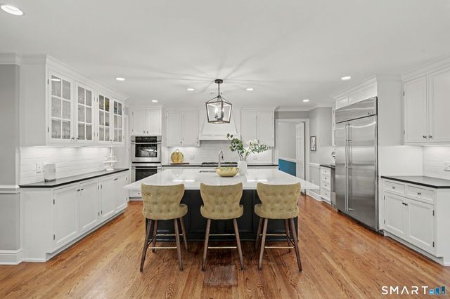 596 Silvermine Road, New Canaan, CT 06840