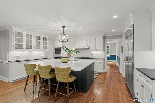 596 Silvermine Road, New Canaan, CT 06840