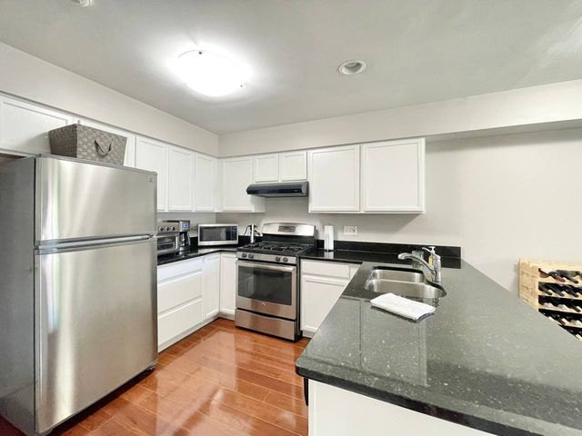 3023 Crystal Rock Road, Naperville, IL 60564