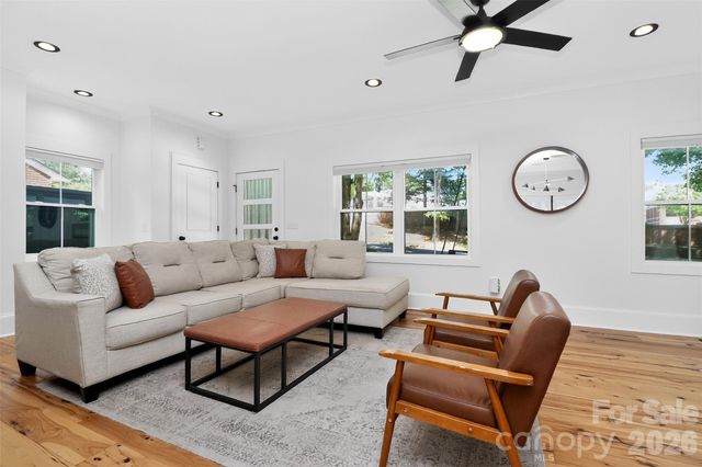 5026 Buckingham Drive, Charlotte, NC 28209