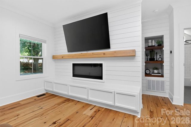 5026 Buckingham Drive, Charlotte, NC 28209