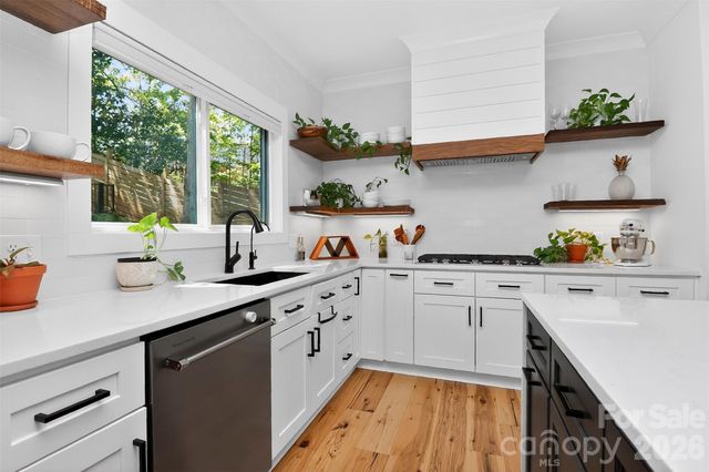 5026 Buckingham Drive, Charlotte, NC 28209